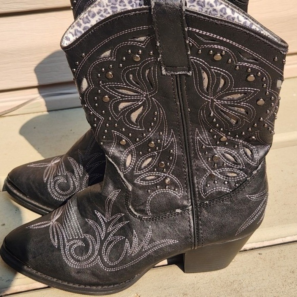Dingo Womens Black Studded Cowboy Boots Floral Embroidered Western Size 8M - Picture 7 of 15